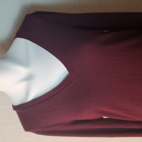 Lucky Brand Burgundy Women's V-Neck Sweater, S/P - Picture 6 of 14